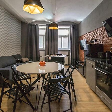 3Bdr Ruterra Apt With Table Football Prag Eksteriør billede